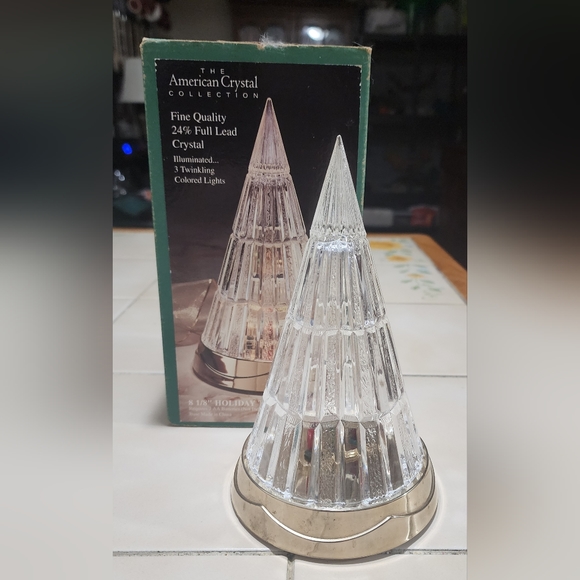 Holiday tree, American crystal collection 24% full Lead Crystal with lights Plus - Picture 3 of 4